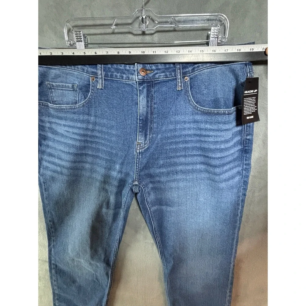 NEW True Classic Jeans Men's 38x32 Straight Leg Stretch Comfort Rayon Blend NWT